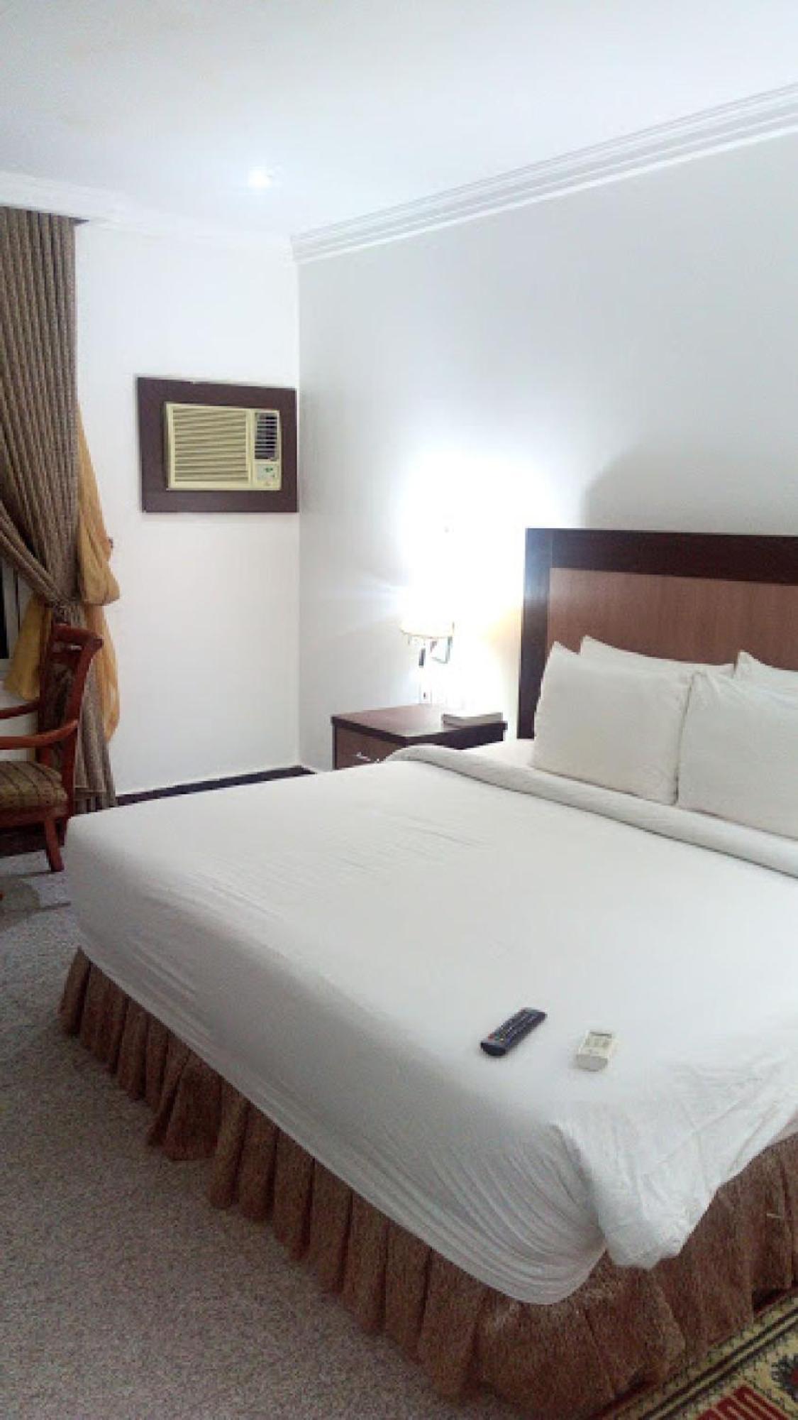 Room In Bb - Immaculate Royal International Hotel Owerri Zewnętrze zdjęcie