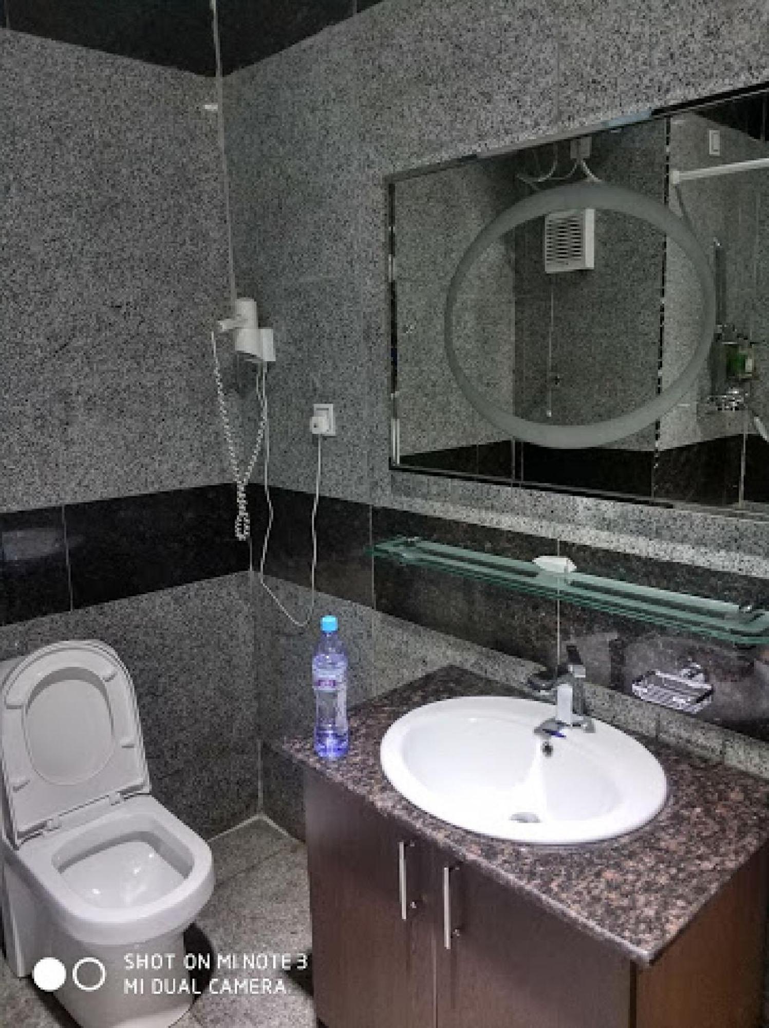 Room In Bb - Immaculate Royal International Hotel Owerri Zewnętrze zdjęcie