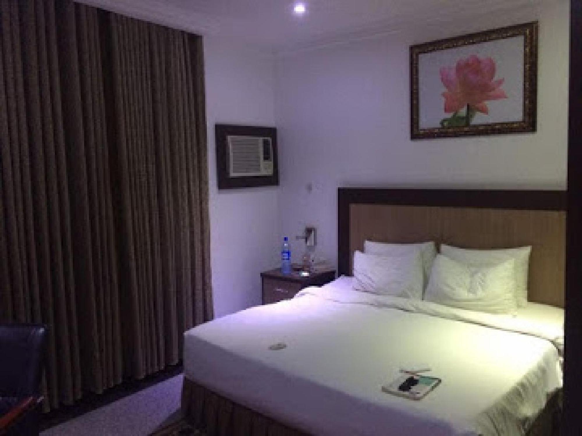 Room In Bb - Immaculate Royal International Hotel Owerri Zewnętrze zdjęcie