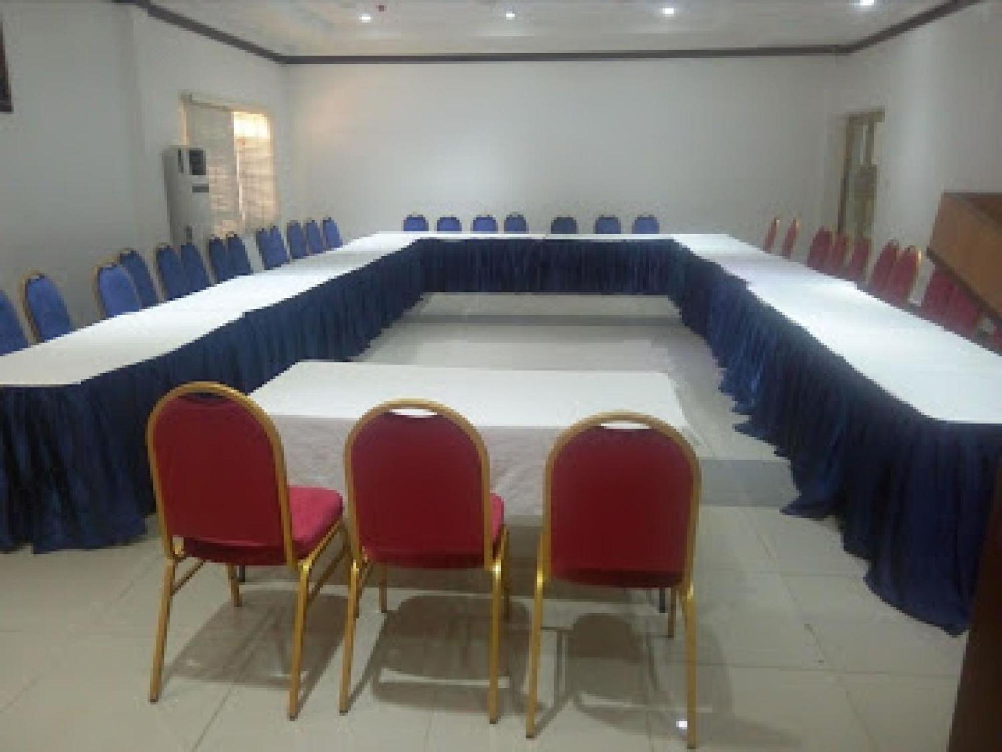 Room In Bb - Immaculate Royal International Hotel Owerri Zewnętrze zdjęcie